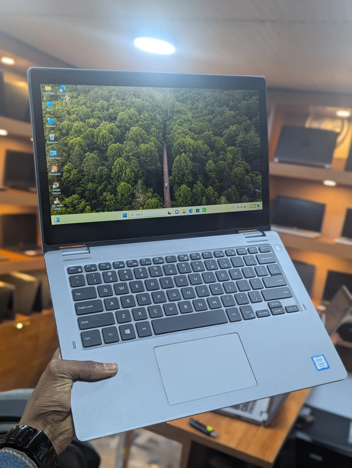 Dell Latitude 3310 2 in 1 Touch Thumbnail 5