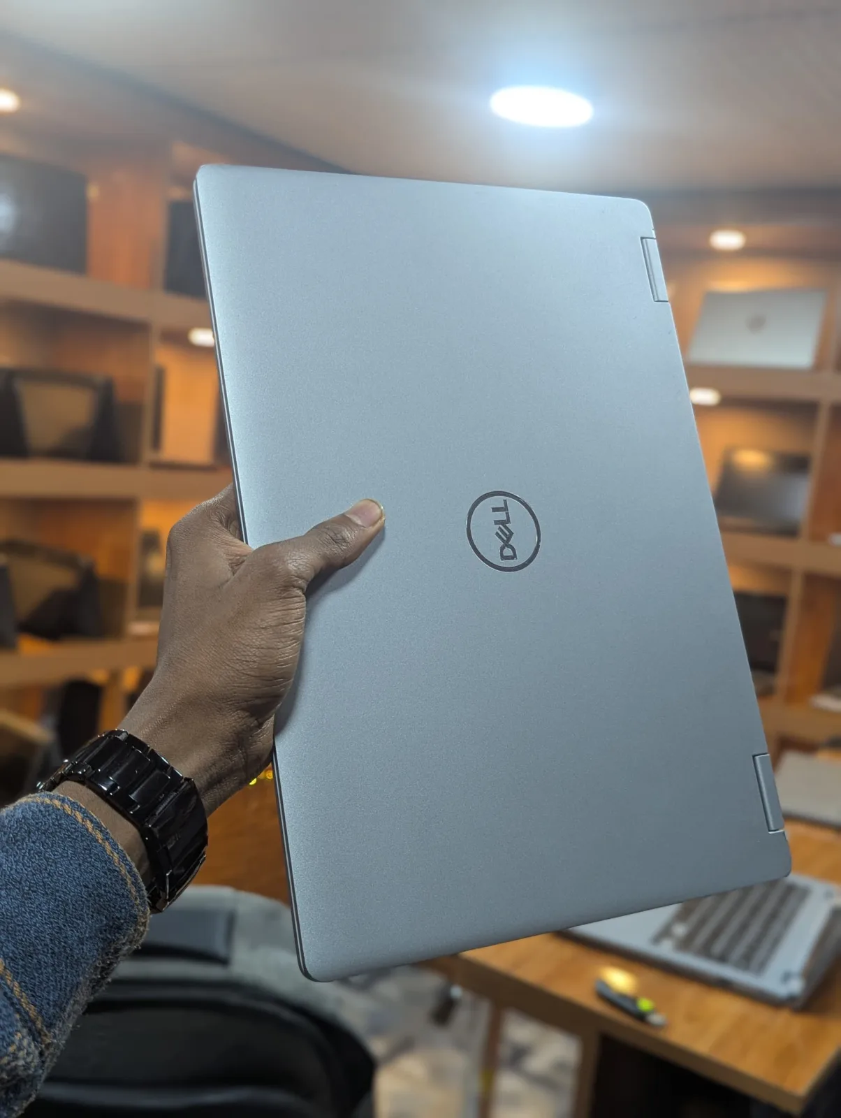 Dell Latitude 3310 2 in 1 Touch Thumbnail 6