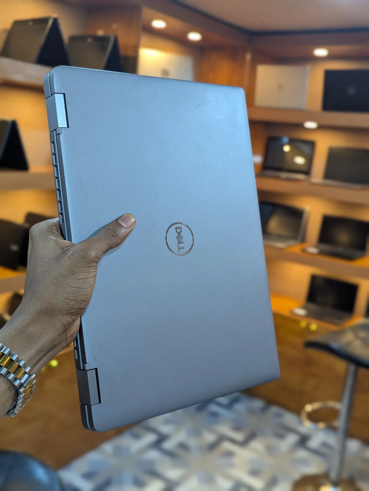 Dell latitude 5330 2-in-1 Touchscreen Thumbnail 7
