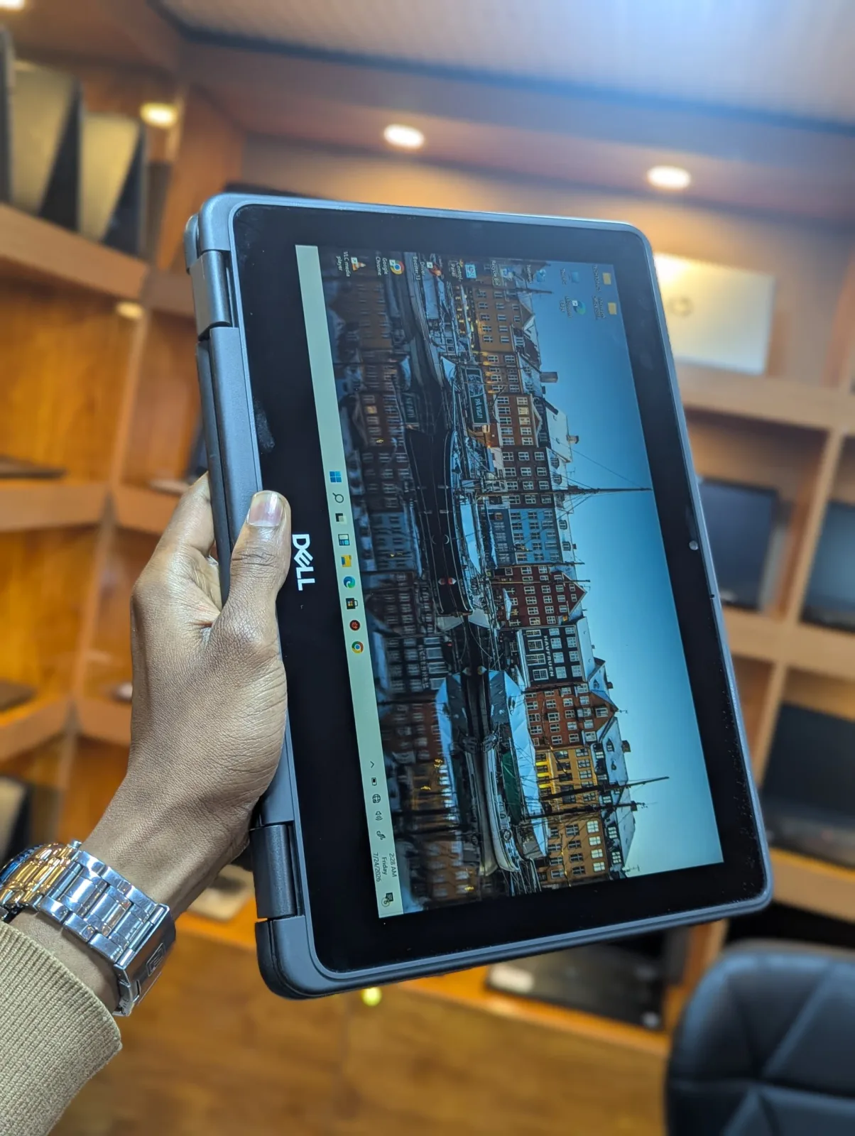 Dell Latitude 3190 Touchscreen Thumbnail 3