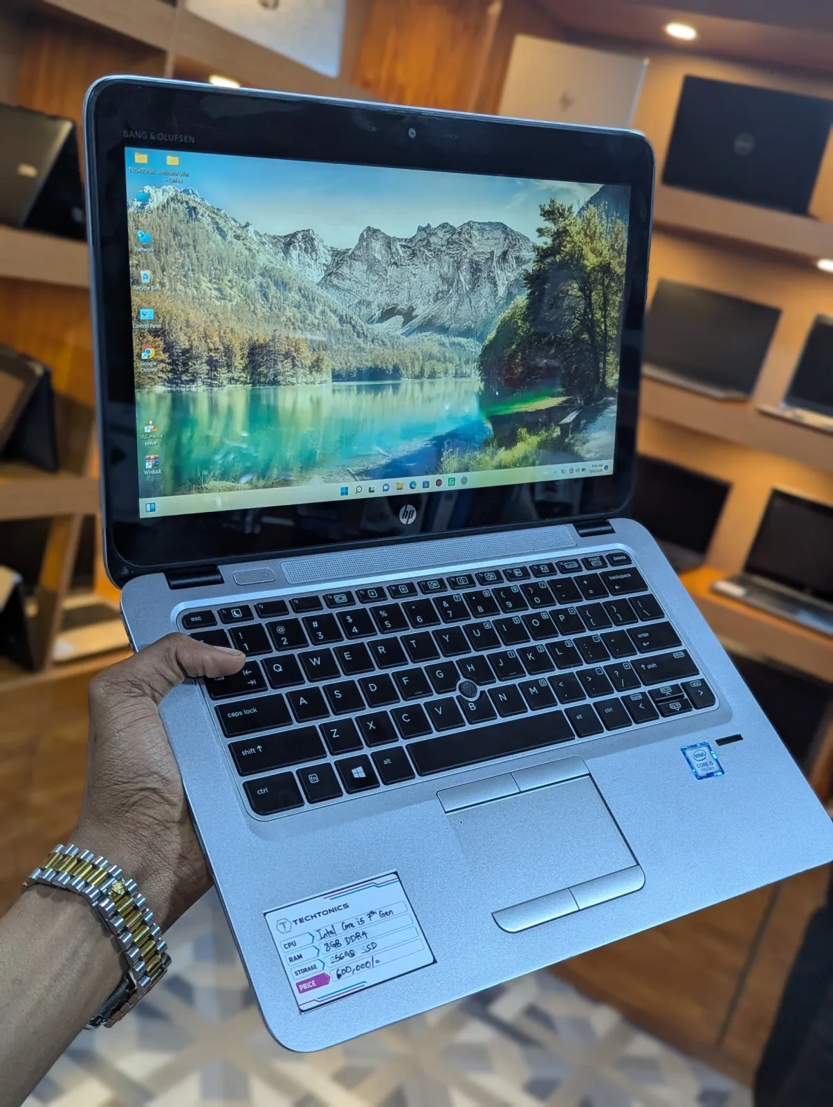 HP EliteBook 820 G4 Touchscreen Thumbnail 7
