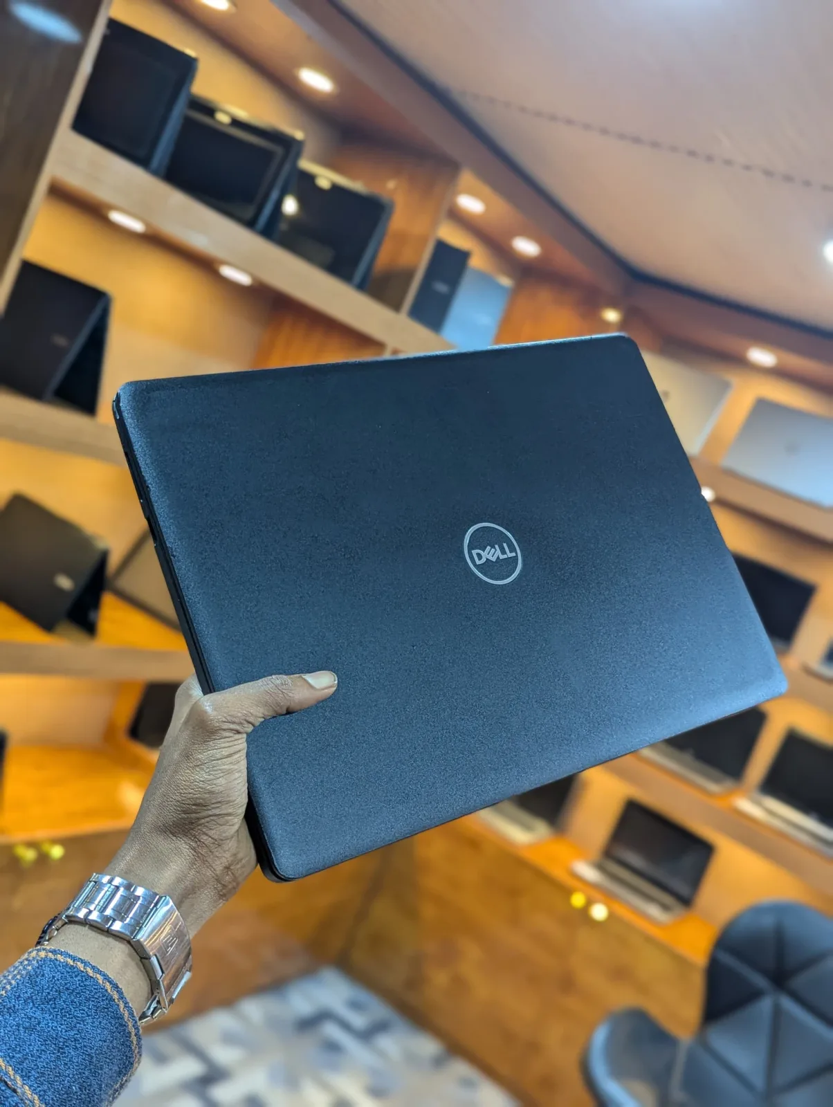 Dell Latitude 3490 Thumbnail 2