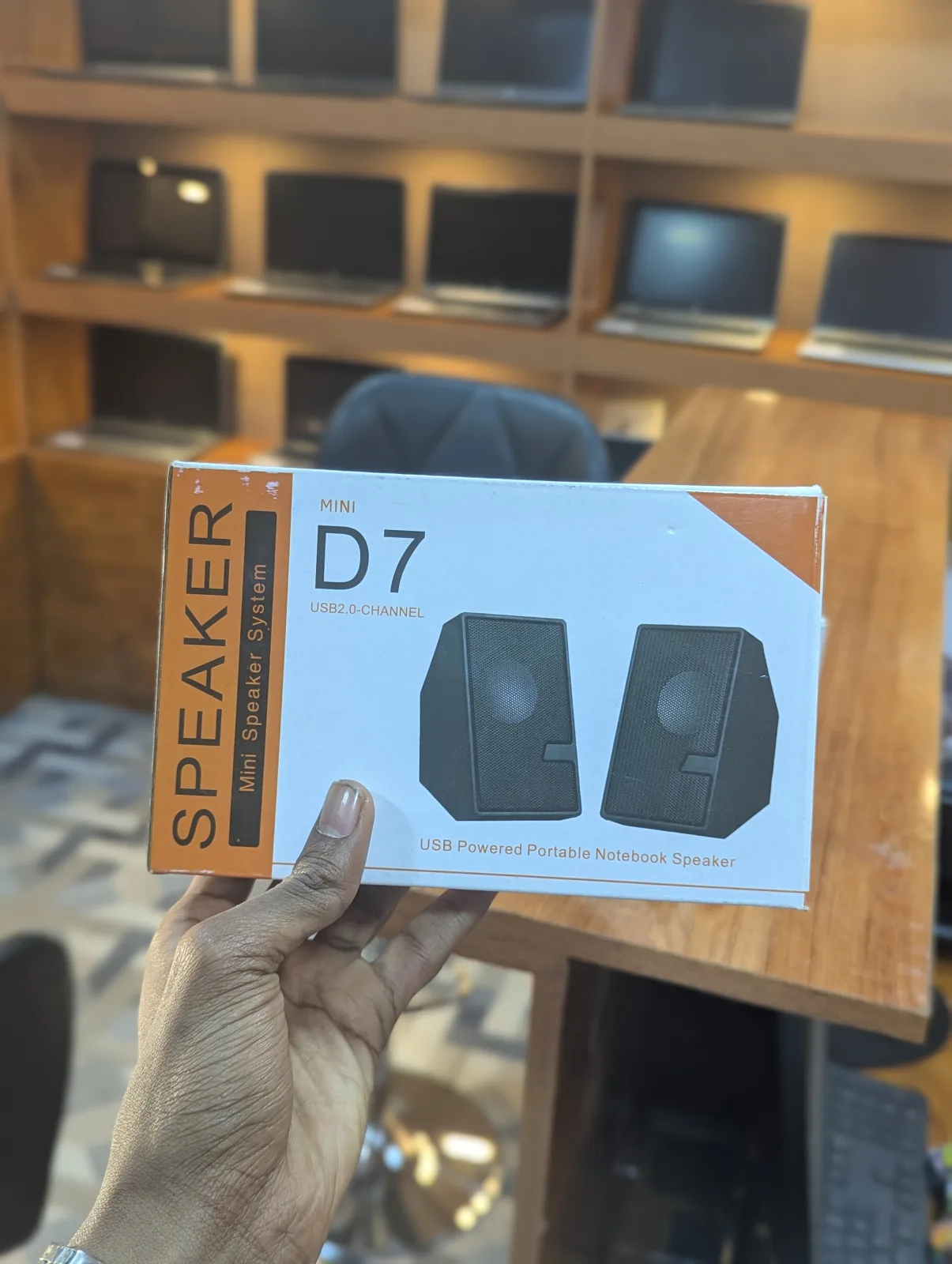 D7 Computer Speaker Thumbnail 3