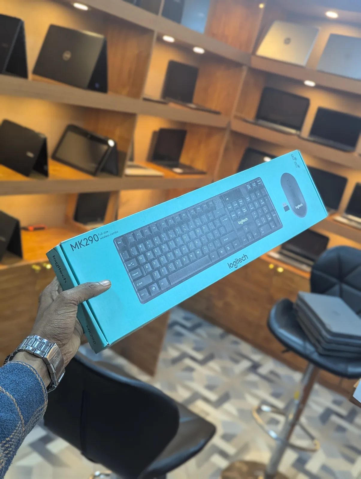 Logitech Wireless Keyboard and Mouse Thumbnail 5