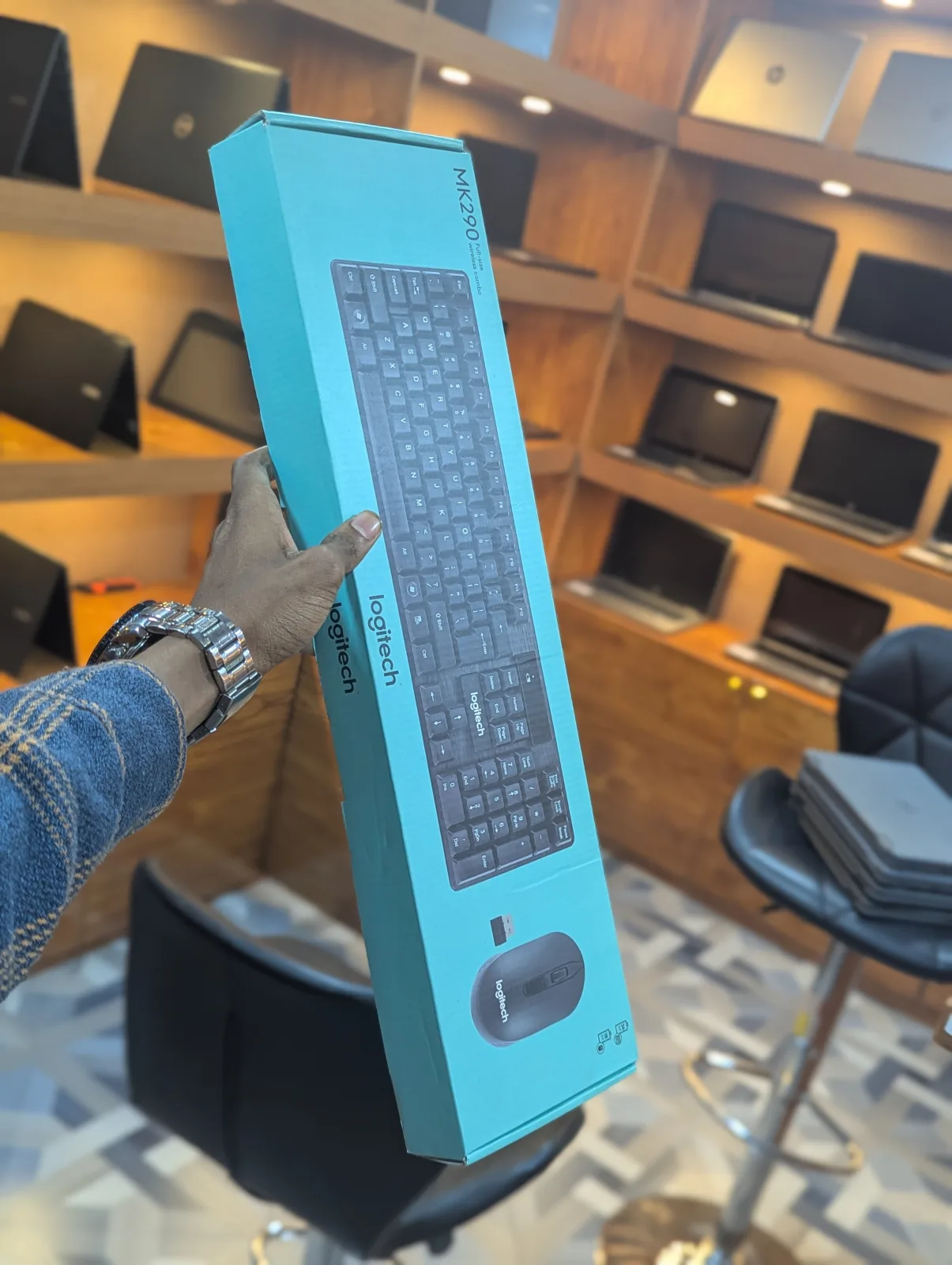 Logitech Wireless Keyboard and Mouse Thumbnail 6